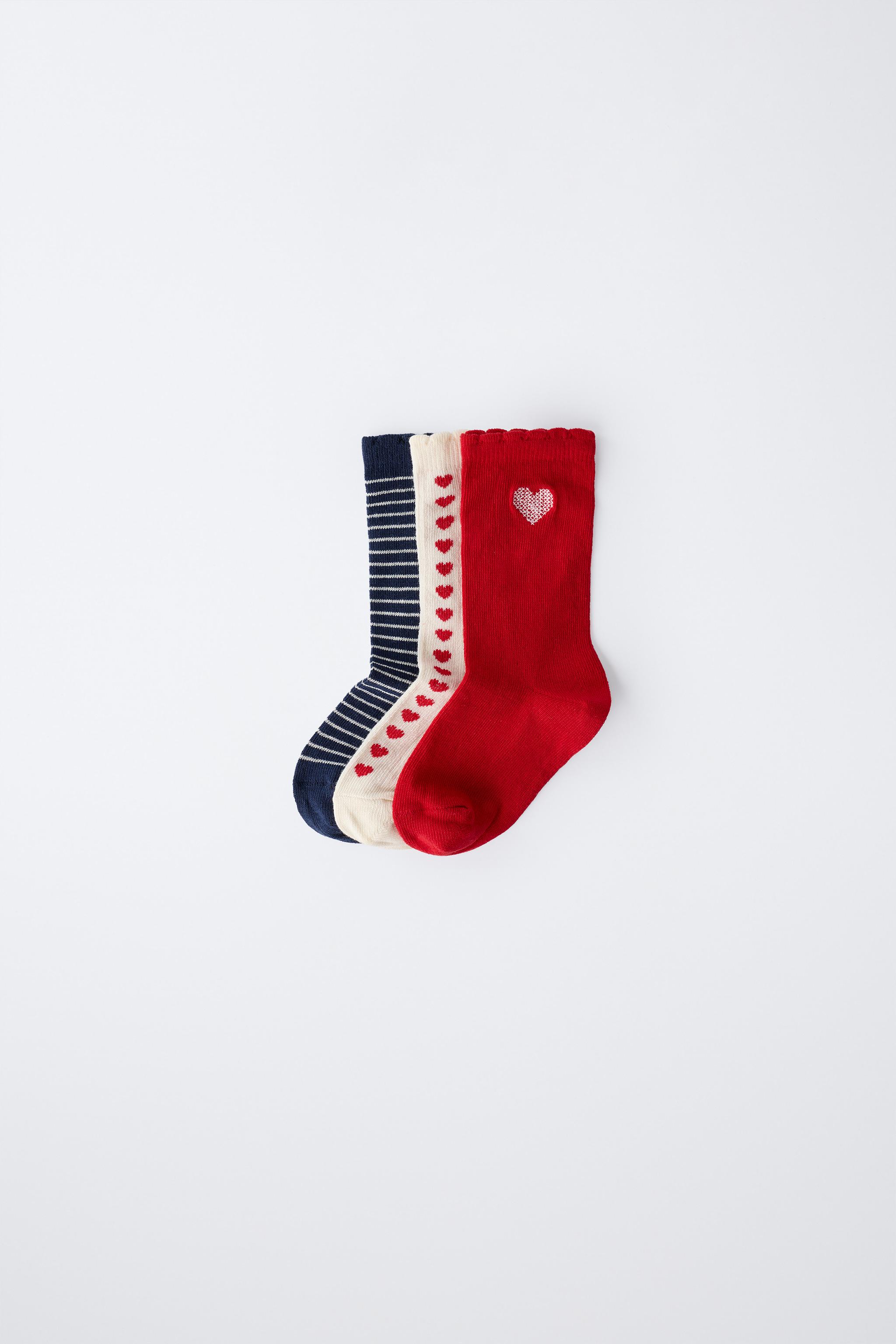 THREE-PACK OF STRIPED AND HEART SOCKS